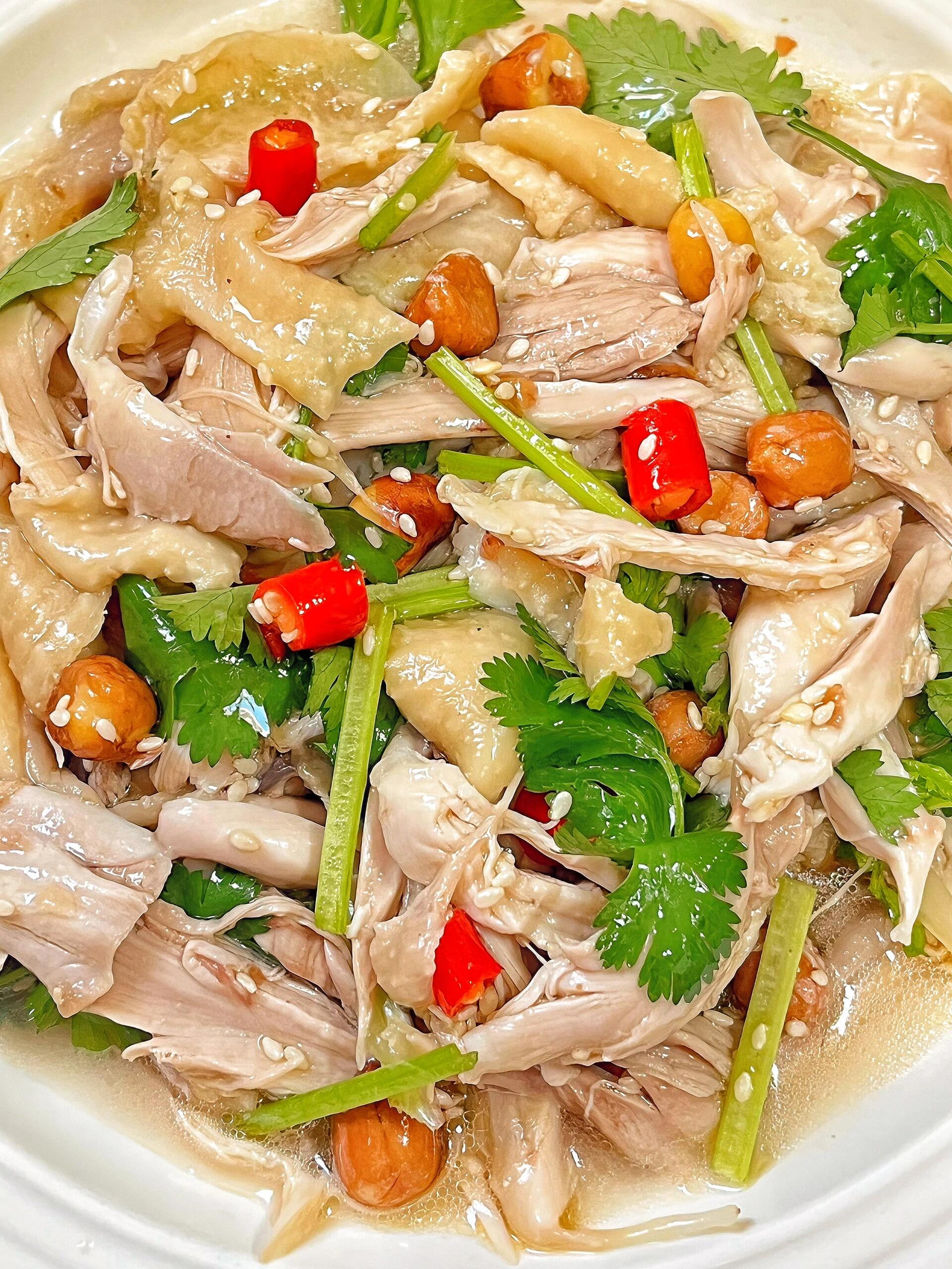 我做的手撕鸡已经next level了

今天给大家分享一道超赞的盐焗手撕鸡，简