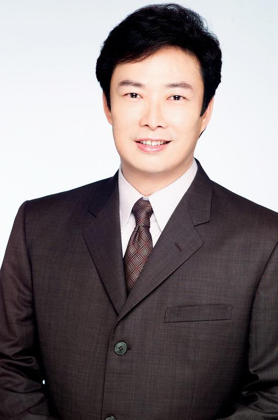 有一次，费玉清在日本女友的家里留宿，女友贴心地为他放好洗澡水，结果他刚跨进浴缸，