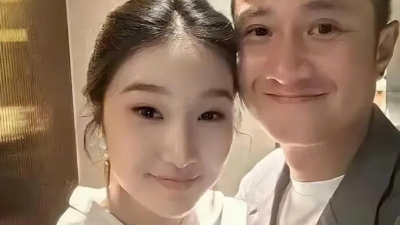 文章的女儿好成熟啊