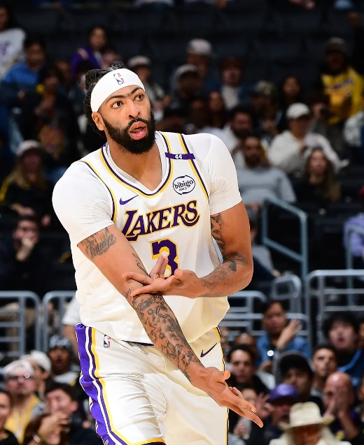 NBA常规赛今日战罢，洛杉矶湖人主场116-110力克西部第二的灰熊，金州勇士1