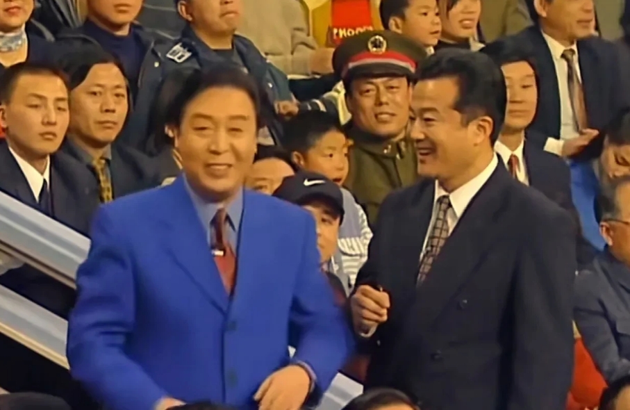 师胜杰和孙晨是相声界毕竟特殊的一对老少配，是因为他们两人按照辈分来说是师爷和徒孙
