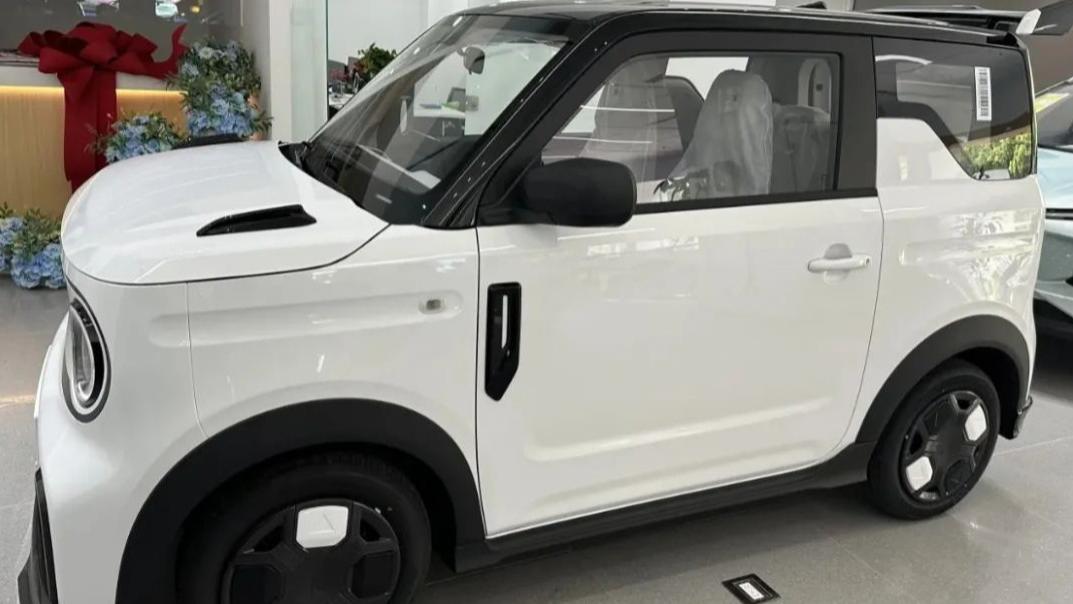 4万入手全新车，智能配置秒杀五菱，续航210km还能快充