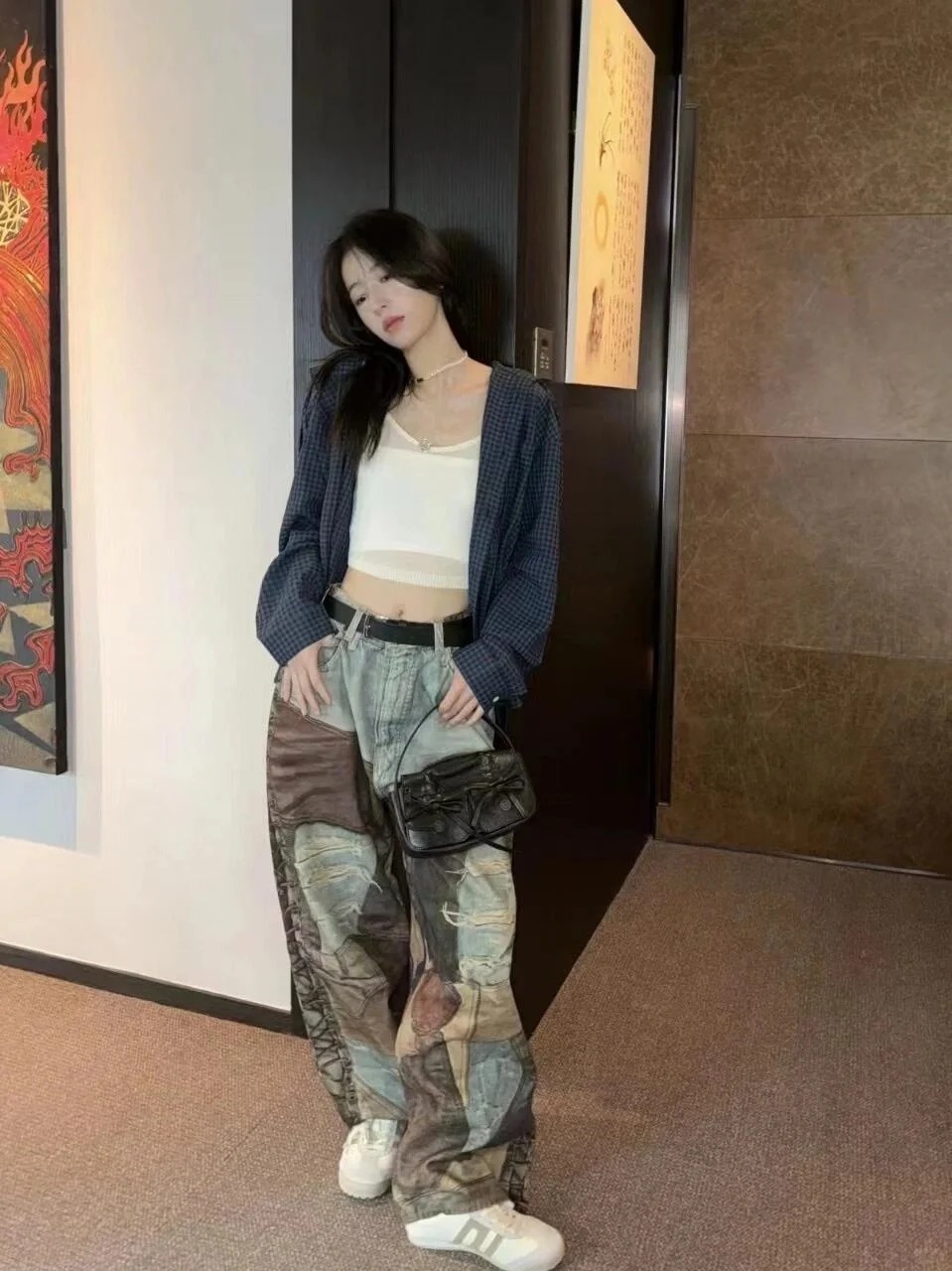 周雨彤超有生命力，私服穿搭尽显松弛感！