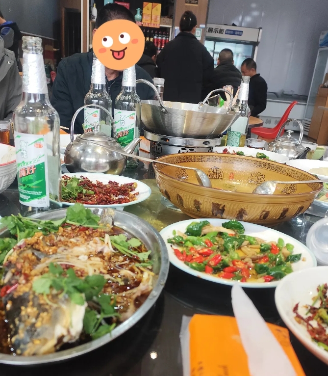 今天几个老表来拜年，都是老板，只有我们一家是上班族，有点自惭形秽！

每年年前，