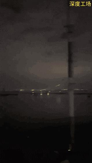 俄罗斯空天军正在大规模导弹空袭乌克兰，乌克兰多个州能源设施遭到大规模攻击。大批北