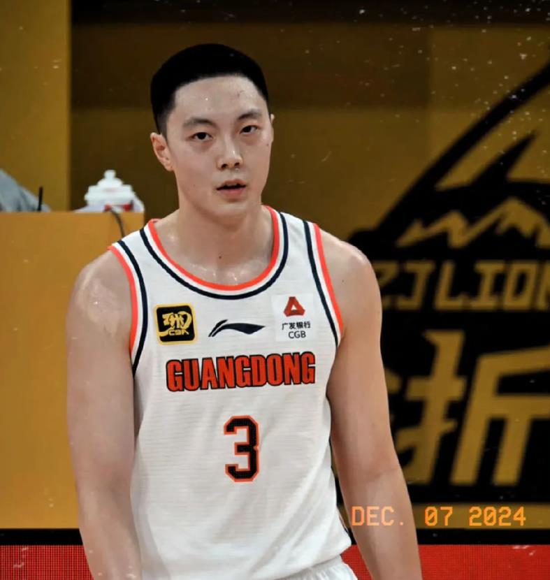 CBA打完14轮了！最有冠军相的4支球队
1、北京队：有周琦“大腿”在，目前排在