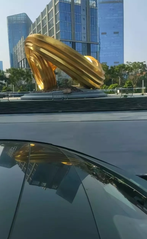 广州被拆“金瓜”最新消息，据这个工程的包工头说，他们现在去协商了，要是没有出来，