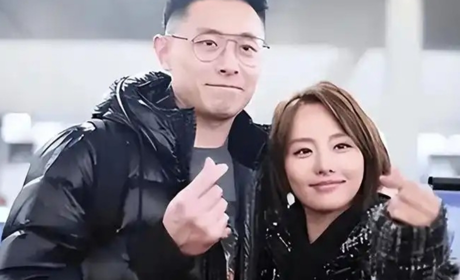 张嘉倪长得那么漂亮，买超为什么要出轨？
 
说白了还是自制力太差！
 
两个人一
