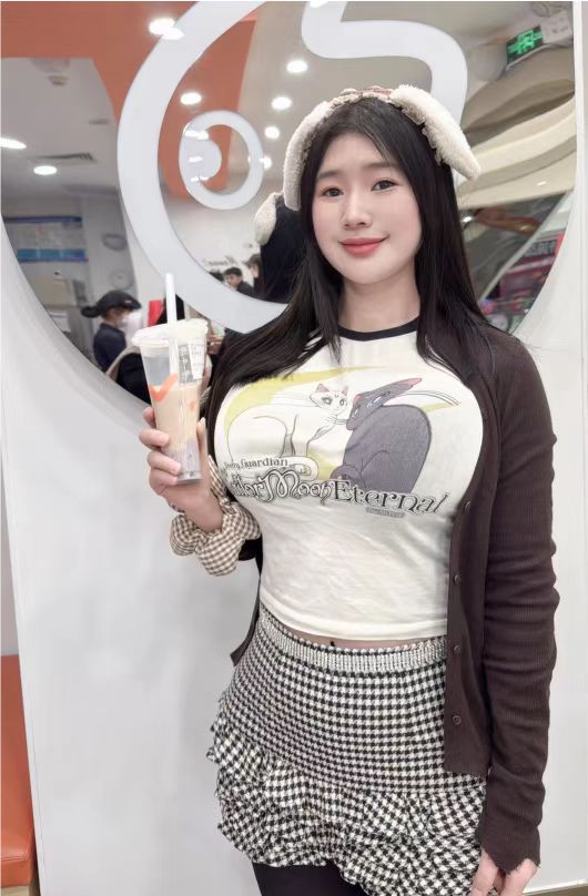 2025年的第一杯奶茶，没男朋友买我来买