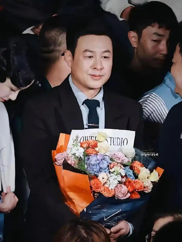 张颂文塌房是迟早的事⠀
并不是空穴来风，其实早有暗示：

张颂文的“塌房”传言引