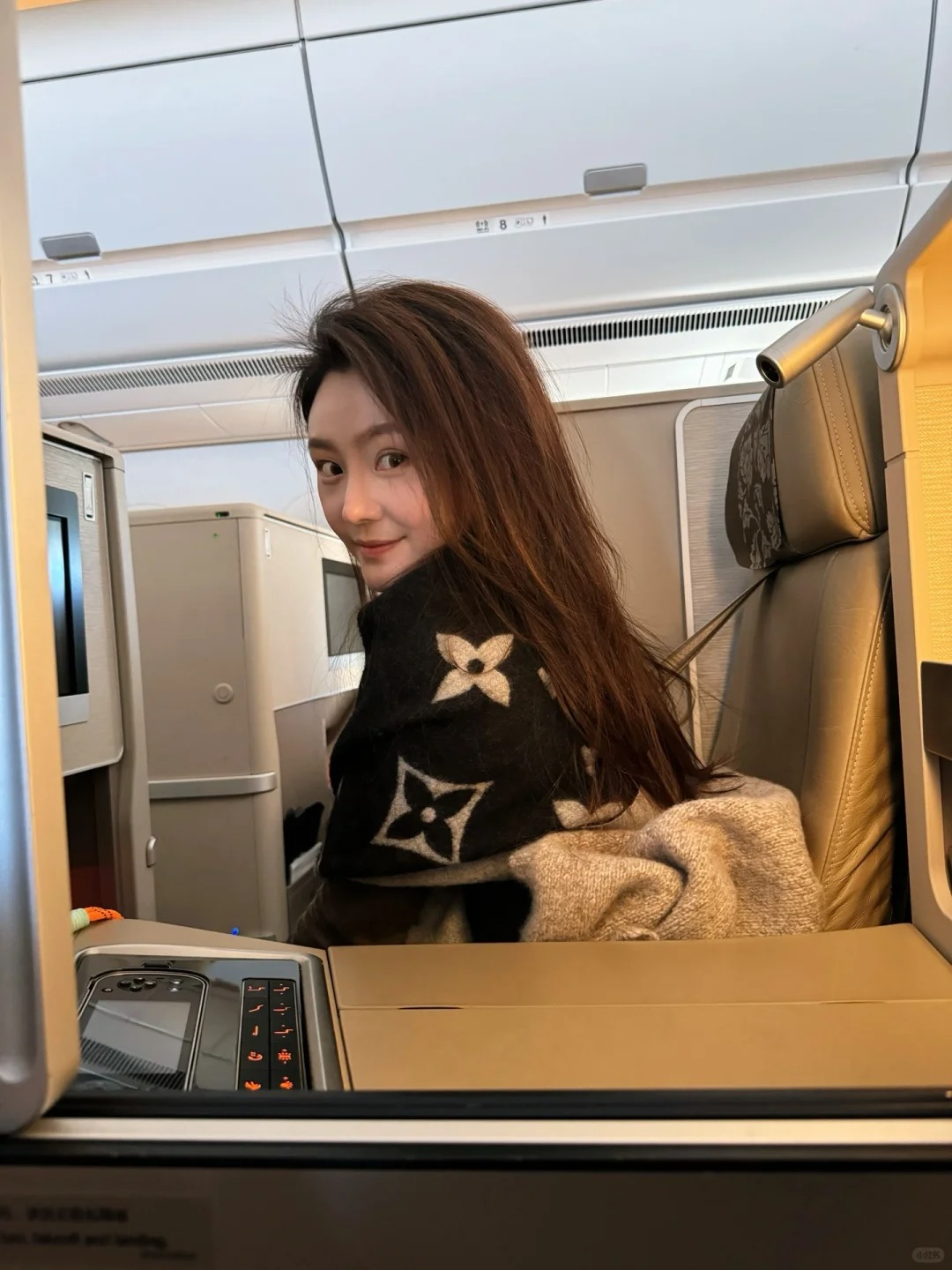 东航空客350-900｜躺平公务舱
成都-上海
必坐！

性价比不要太高！
每年