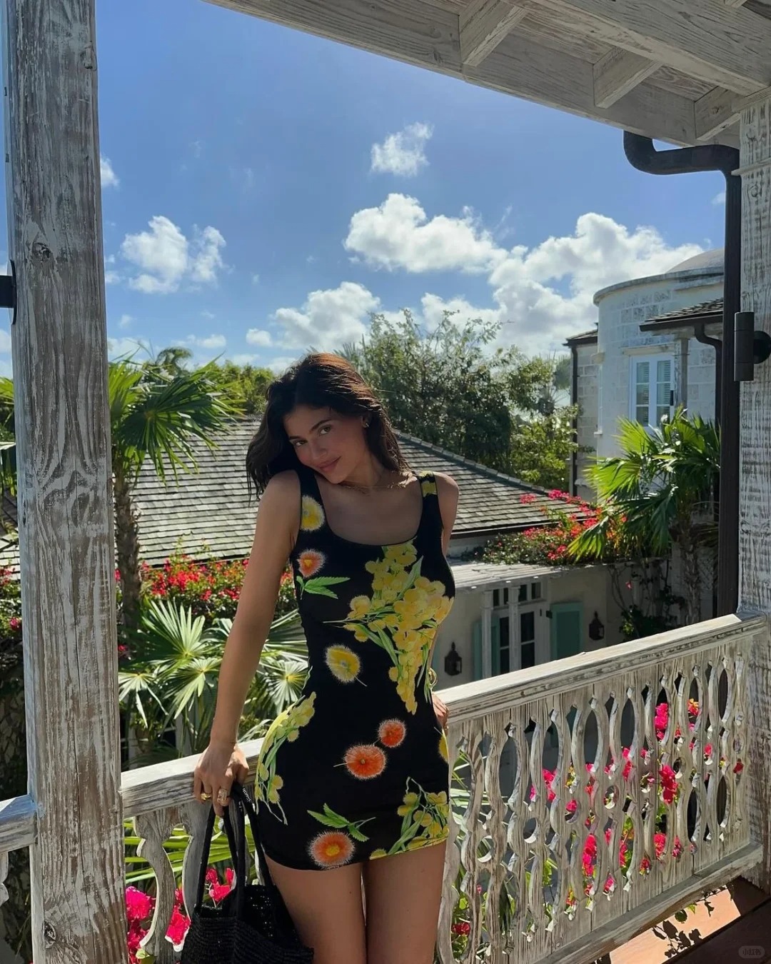 Kylie最近杀疯了
现在的状态真的太好了！！
好瘦好美好健康