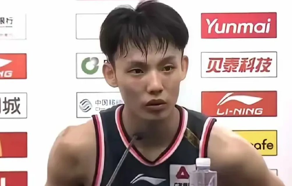 徐杰终于忍无可忍说出了大实话，广东主场107:113不敌广厦，听听他的赛后点评：