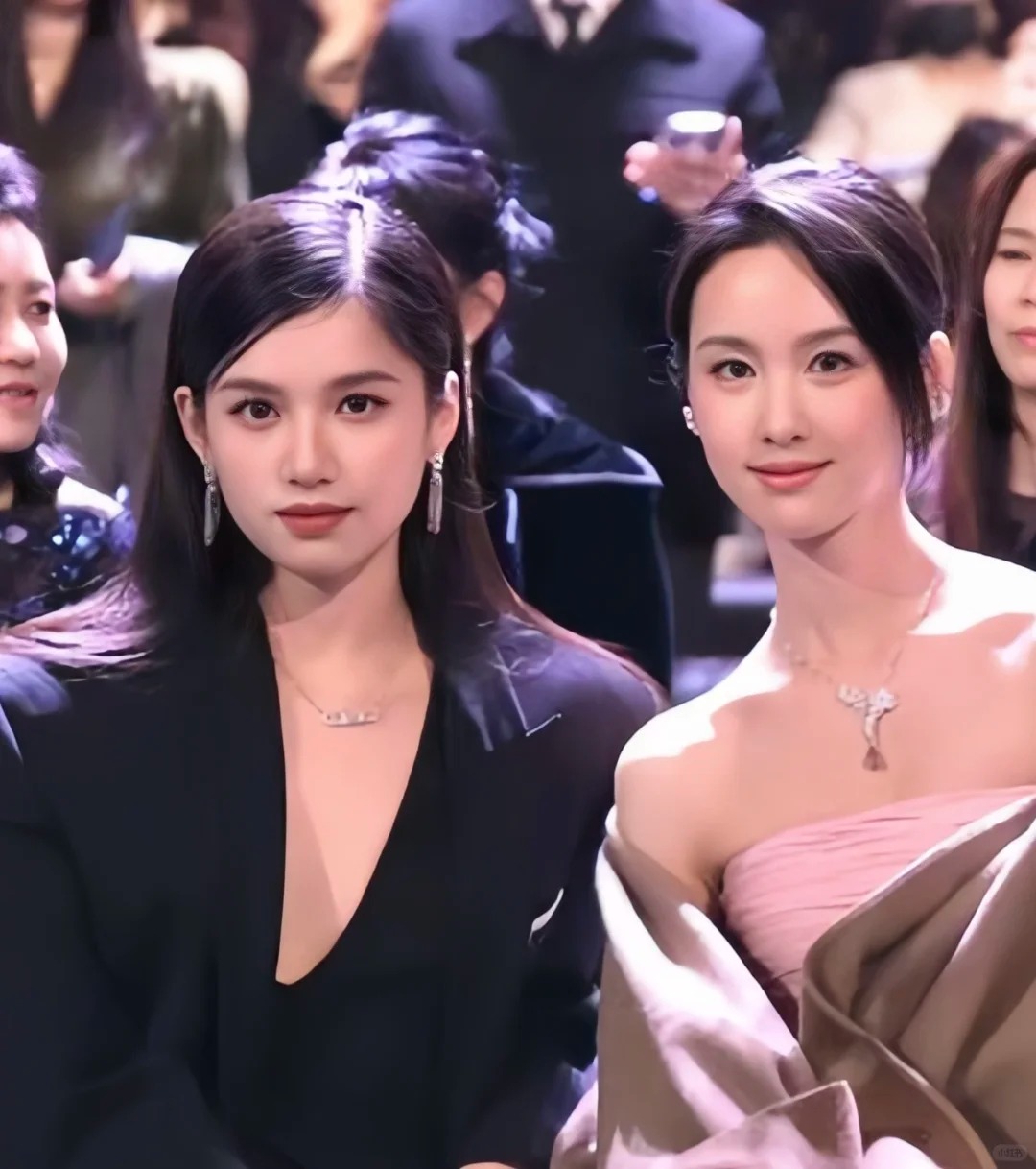大家都说张是骨相美，陈是皮相美
好像确实如此