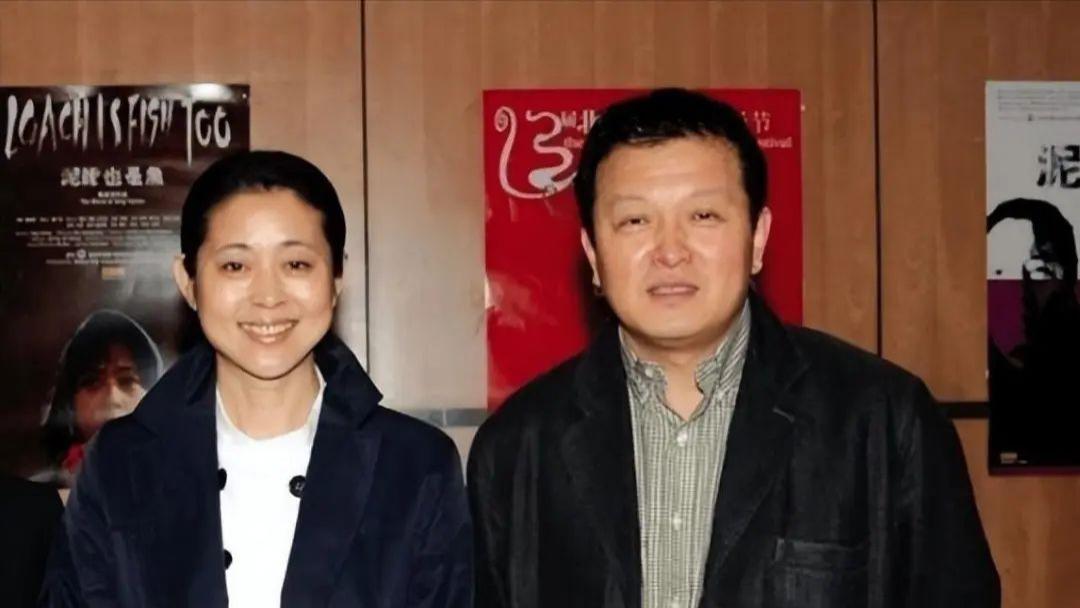 坎坷路倪萍：经历3段婚姻，65岁的她终于享受到了甘来的滋味