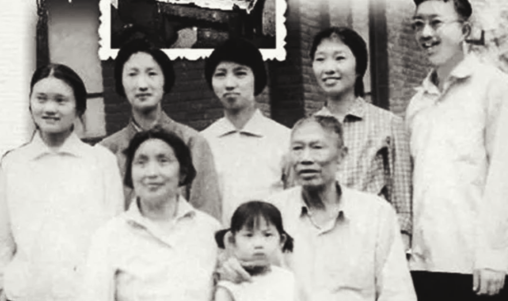 1987年，军事科学院副院长邓华上将的儿子来信，请有关部门寻找“失踪多年的堂伯邓