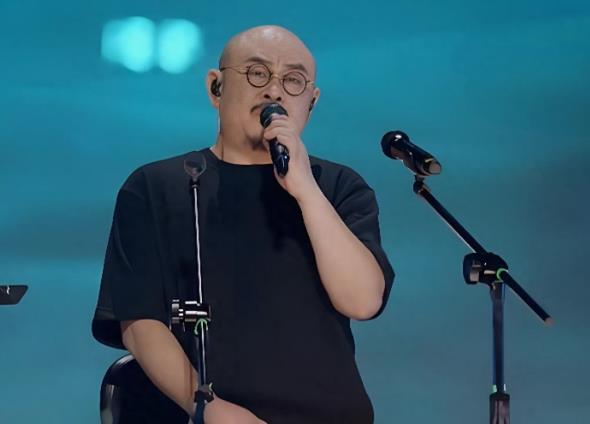 刀郎先生不用神话，他的为人有目共睹，全国人民爱戴他，是因为他为人善良，正直，心胸