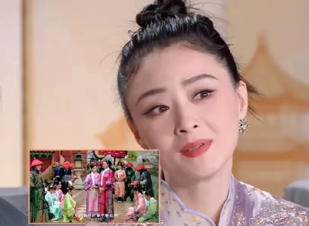 蒋欣说自己当年拍《甄嬛传》的时候，为了练习好华妃的冷笑，直接把嘴巴练歪了，导致后