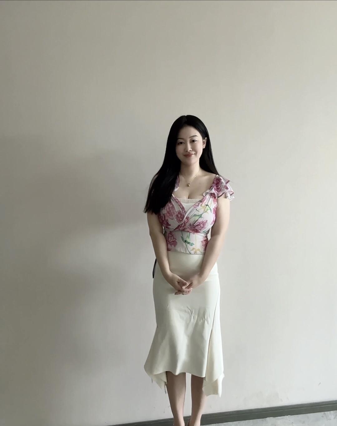 今天的颜值是这条裙子给的