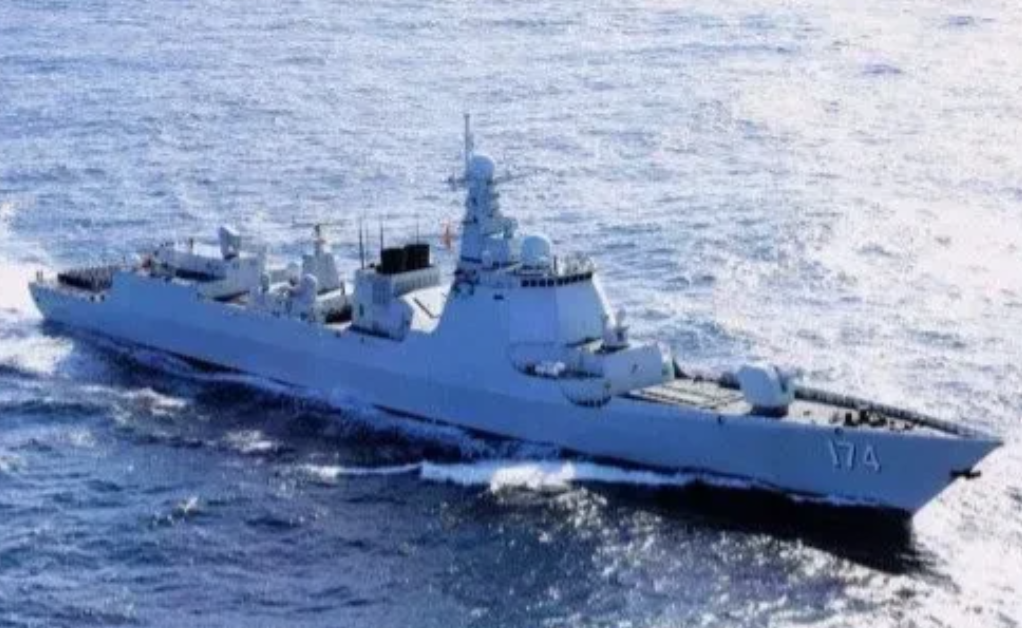 美国进入新世纪以后，做出了人类历史上最傻的战略误判，炮制出滨海战斗舰这种货。然后