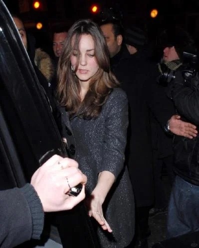 威廉拒婚后，凯特不管是心态还是气质，内心还是外貌都发生了改变。
2007年2月8