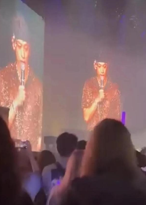 Rain高雄演唱会现场突爆震惊消息！  韩国天王级艺人突然中断表演，举起麦克风时连手指都在颤抖