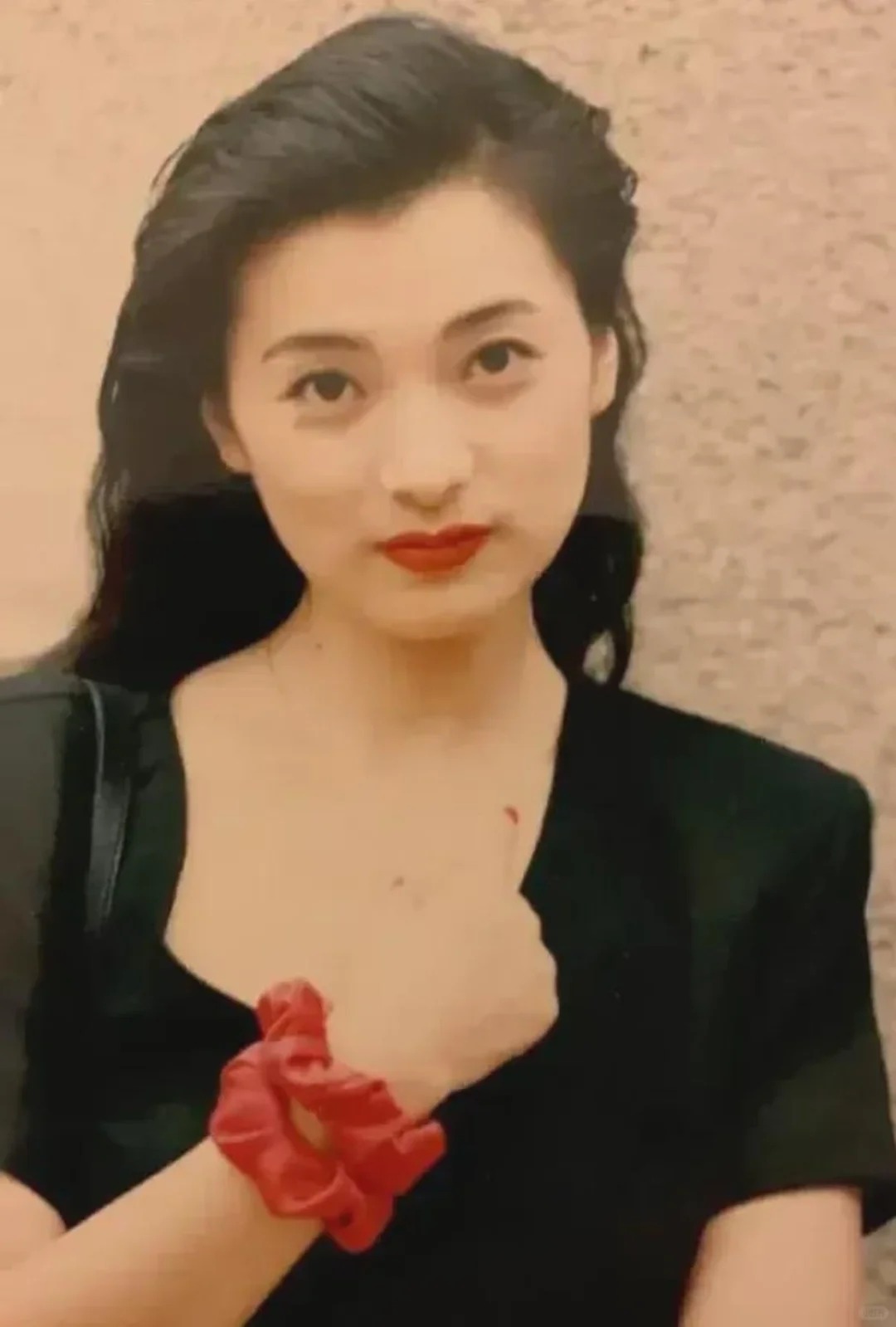 原来苏苏妈妈扮演者，武林第一大美人

苏更生的妈妈，武林第一美人黛绮丝。 ​
	