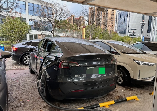 开特斯拉跑长途这事，我算是整明白了。
上次从哈尔滨开到三亚，五千多公里下来，这车