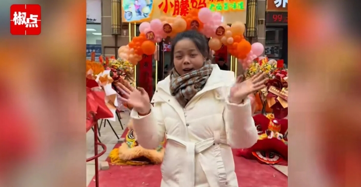 安徽安庆，女子丈夫去世时，女儿只有五六个月大。之后婆婆把她们娘俩赶出家门。21岁