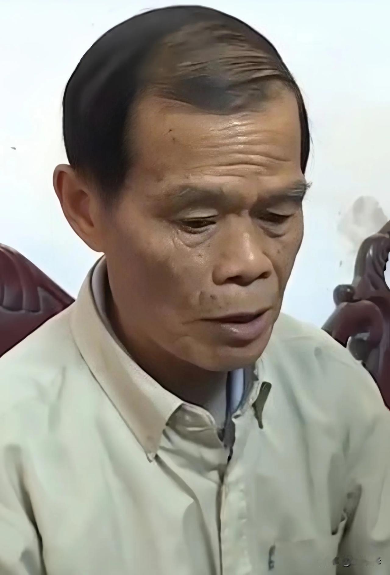 2002年，74岁的包租公出于同情，免掉了24岁打工妹的房租，没多久打工妹生下一