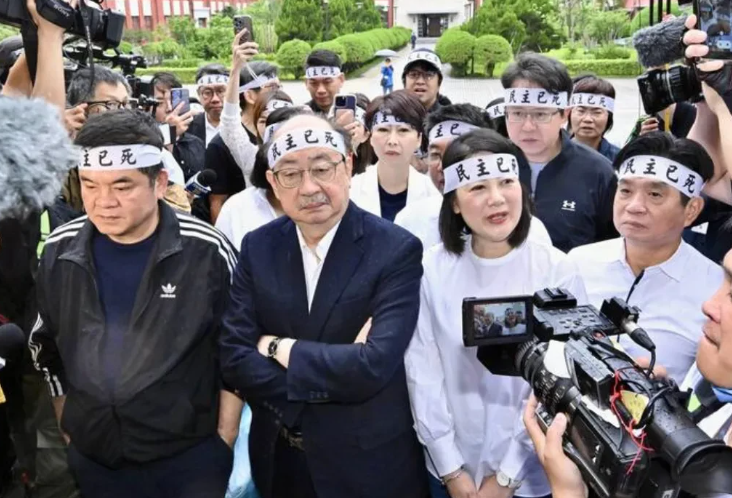 民进党真的是牛氓到家