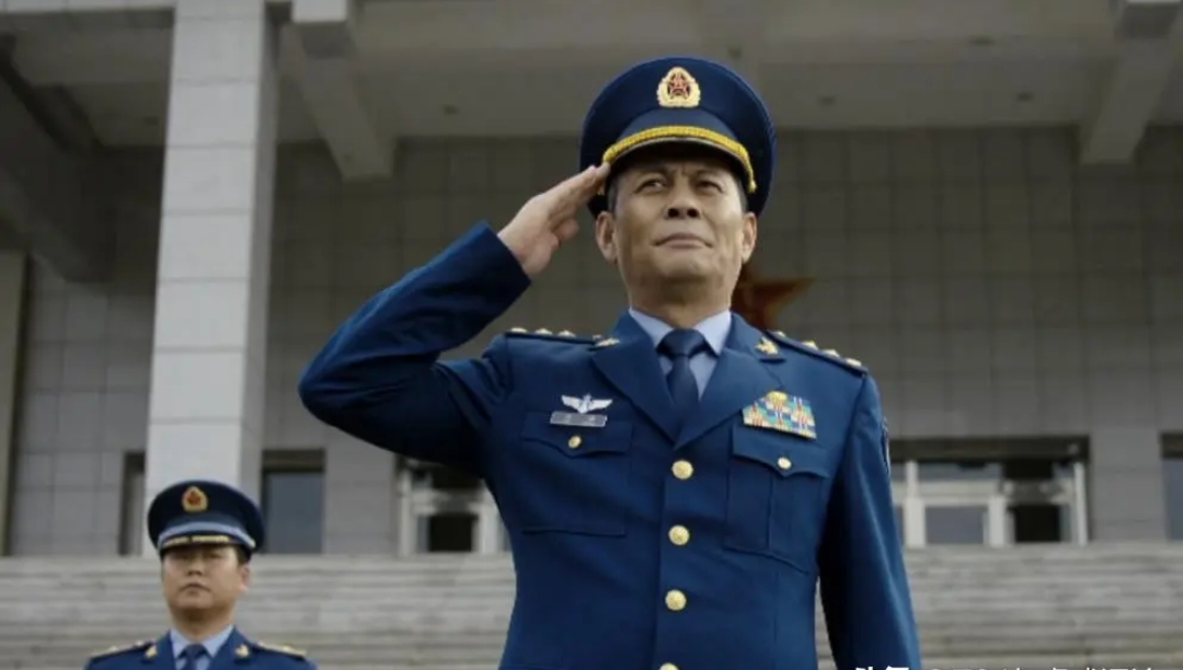 云龙兄，我那一个营的美式装备什么时候还啊？

楚兄，都当上中将了？我恭喜你啊，航