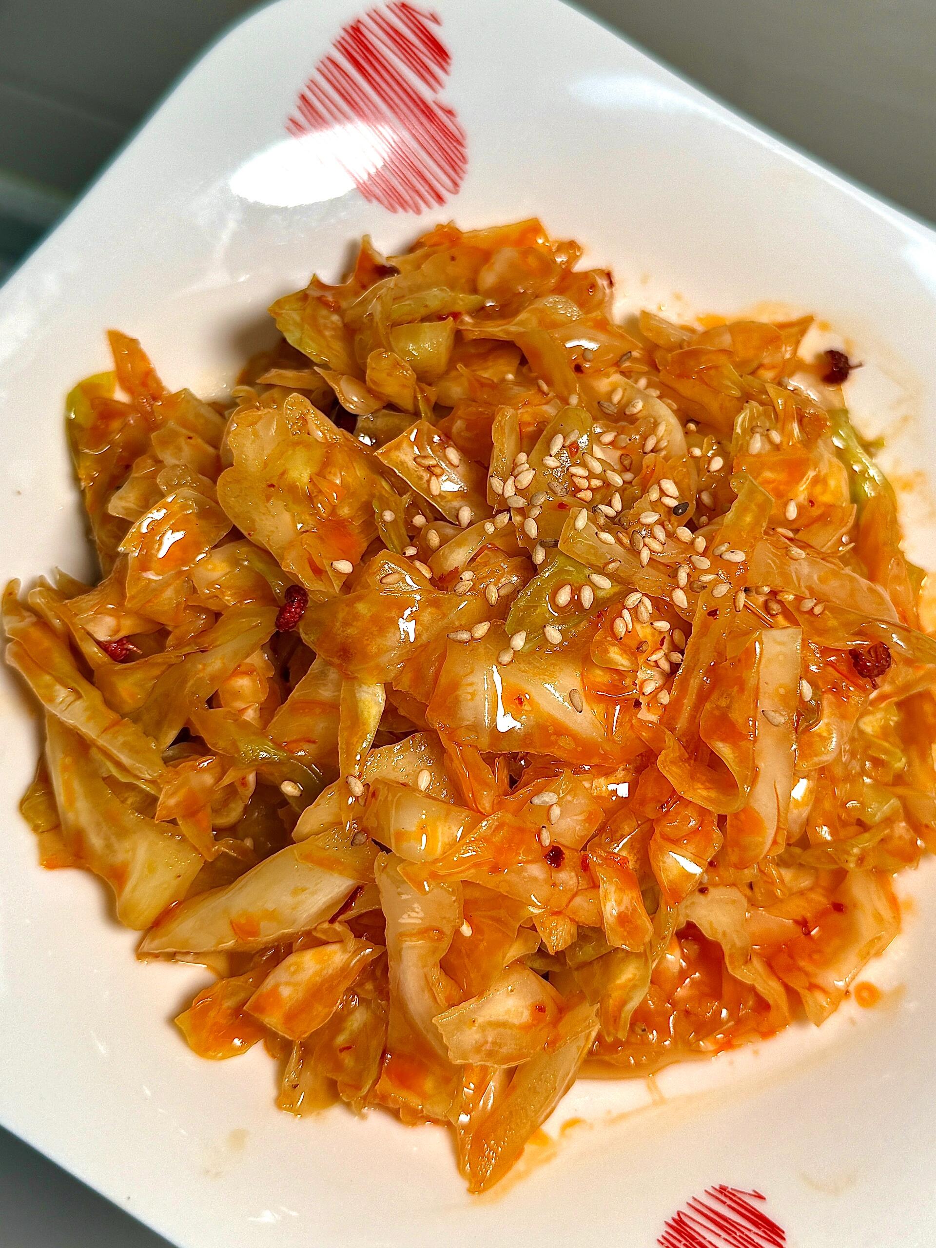 真的绝了！一定要去做这个红油泡菜！

这是我每次出去吃面都要来一份的小菜，今天被