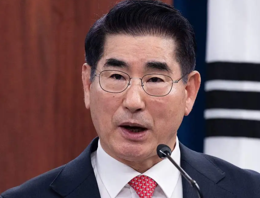 事情远远比想象的复杂！文在寅发声，韩前防长自杀，韩多名高官被逮捕！