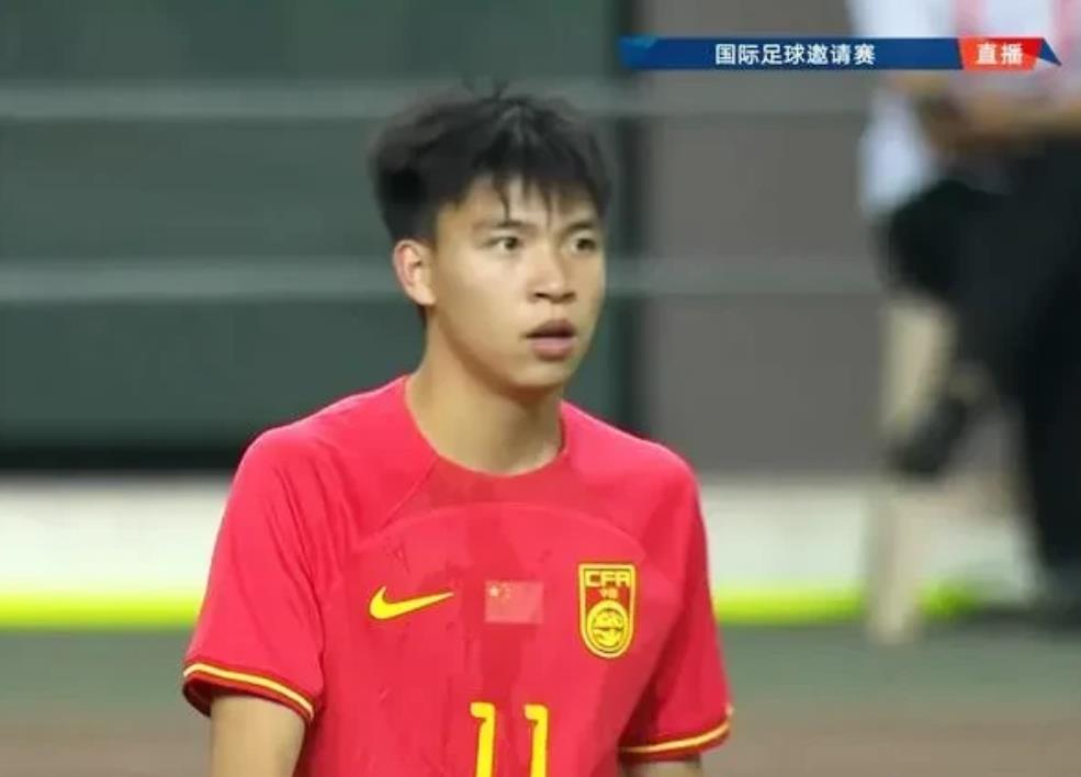 不出意外！足协支持留洋的8位国内当红新星：

1、王钰栋：19岁，183cm，身