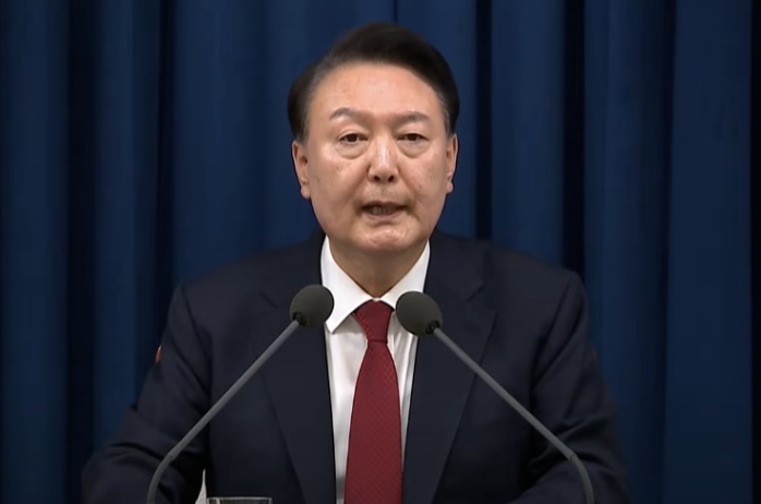 一键进入逮捕名单了，
总统尹锡悦、前国防部长官金龙显、前行政安全部长官李祥敏、担