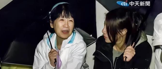 陈佩琪带“平安龟”看守所外声援柯文哲   盼早日平安归来

柯文哲涉京華城案遭羁