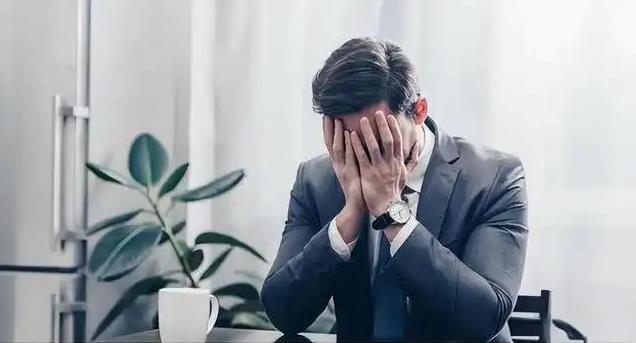 为什么现在的中国男人都已经快养不起家了，反而女人活的很轻松？到底是什么造成了这样