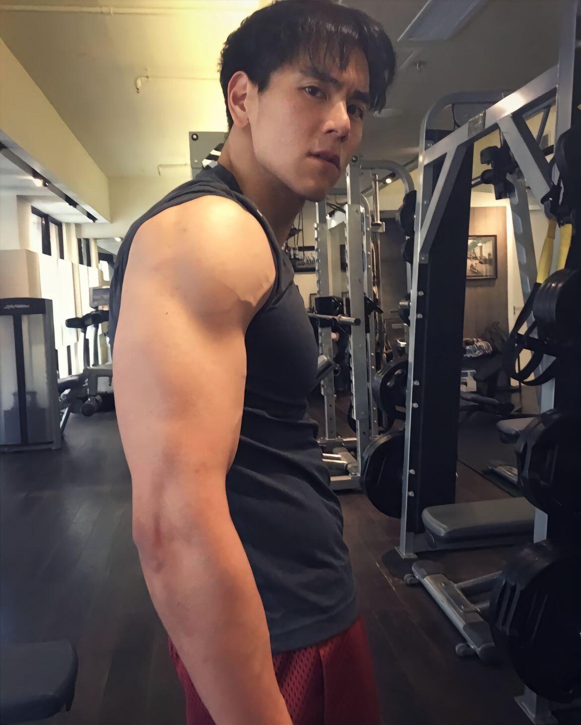 这么帅气的彭于晏