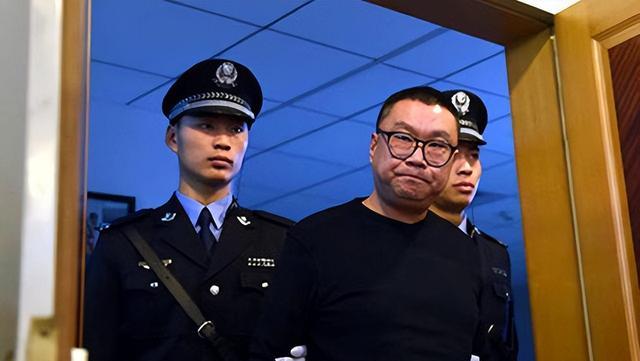 曾被央视力捧，名气超宋祖英，被绿后闪婚小鲜肉，现住农村很平凡（被央视表扬的艺人名单）-第24张图片-九妖电影
