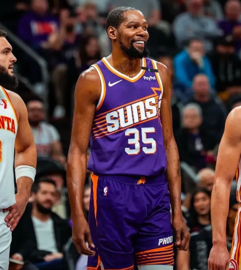 凯文杜兰特职业生涯的另一个很酷的里程碑。

他现在是NBA历史上第四位为四支不同
