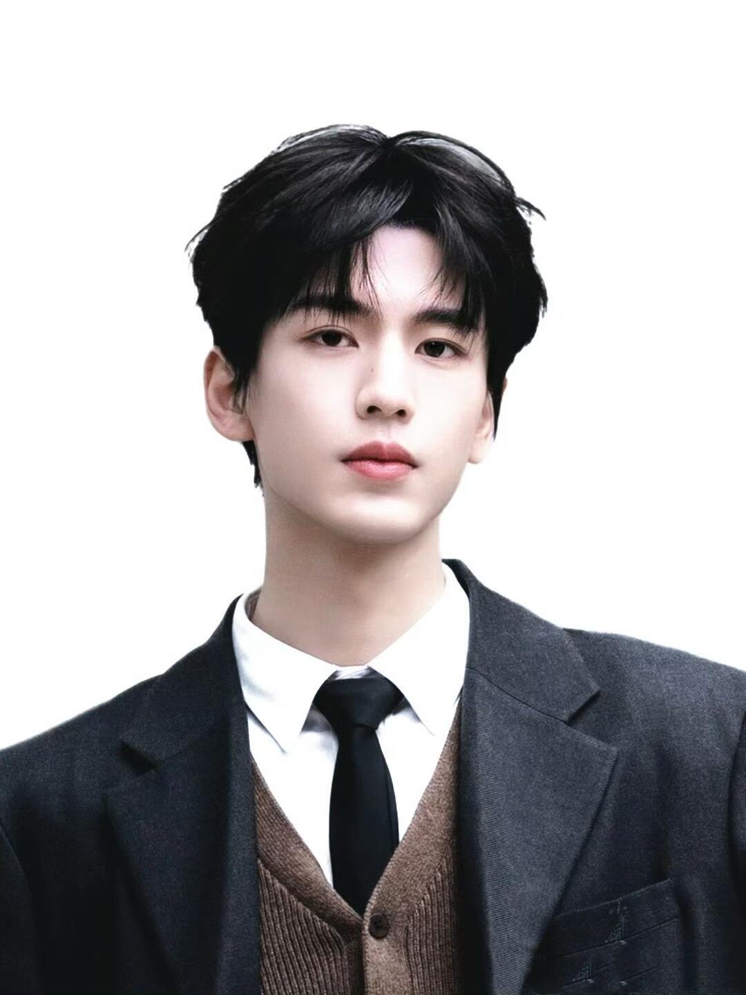 纯靠颜值被挖出来的