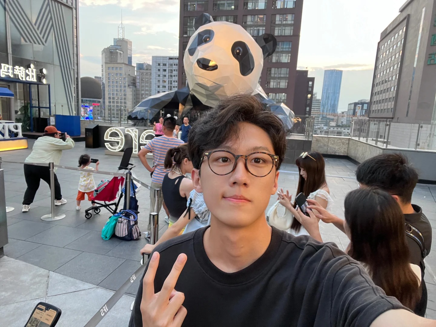 成都📍协信希尔顿
性价比很高很高，酒廊还可以，遇到了个无敌好的管家小姐姐小张管