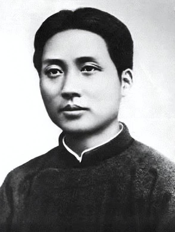 1917年，24岁的毛主席跟好友借宿寺庙，与老方丈促膝长谈，老方丈却力劝毛主席好