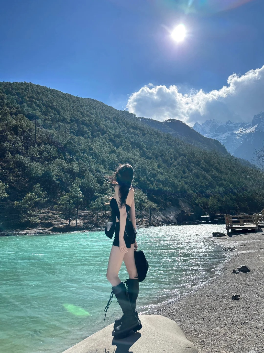 丽江｜玉龙雪山
白天的蓝月谷
还是有点冷的！不过太阳很大 风也特别大 最近人不多