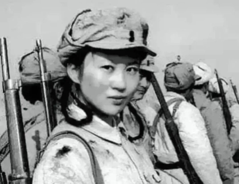 1941年，八路军在村民家中养伤，邻居却为了赏金向日伪军告密！敌军赶来时，屋里突