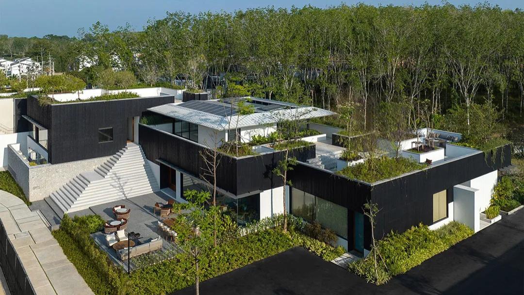 三个体量，丰富的立面，再加上屋顶花园，我只能说这座建筑很活泼！