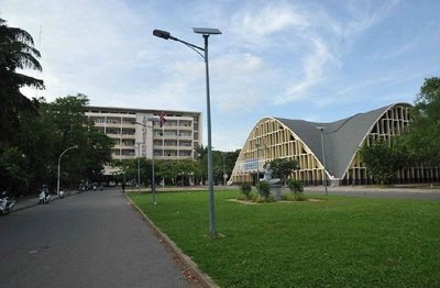 巴西推行校园禁用手机政策，助力学生专注学习与社交