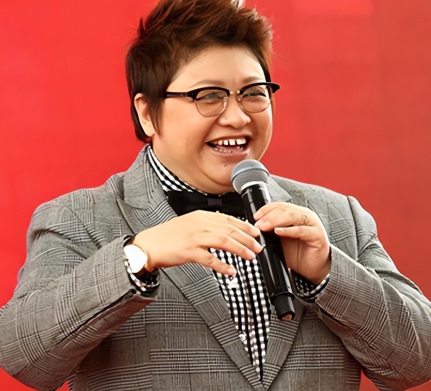 一天，主持人问起韩红的私生活：你有想过要个孩子吗？韩红一脸真诚：我要过啊，但是郝