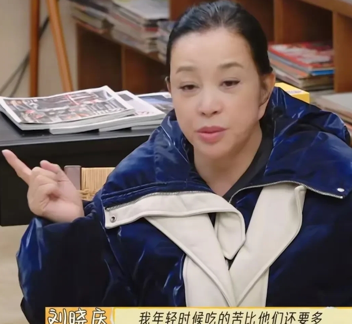 李小冉装都不装？和和气气的向太，几句话就把她“当刀使”，太嫩了！

节目中，李小